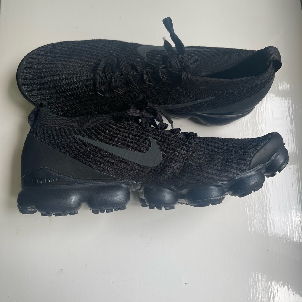 ALL BLACK MENS VAPOR MAX!